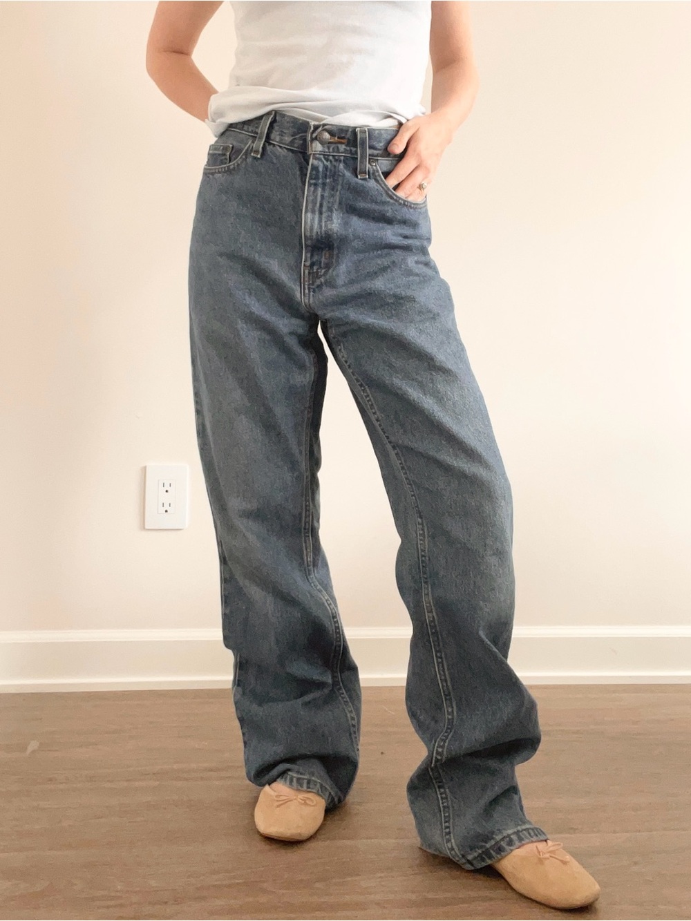 Vintage Faded Glory Medium Blue Relaxed-Fit Jeans